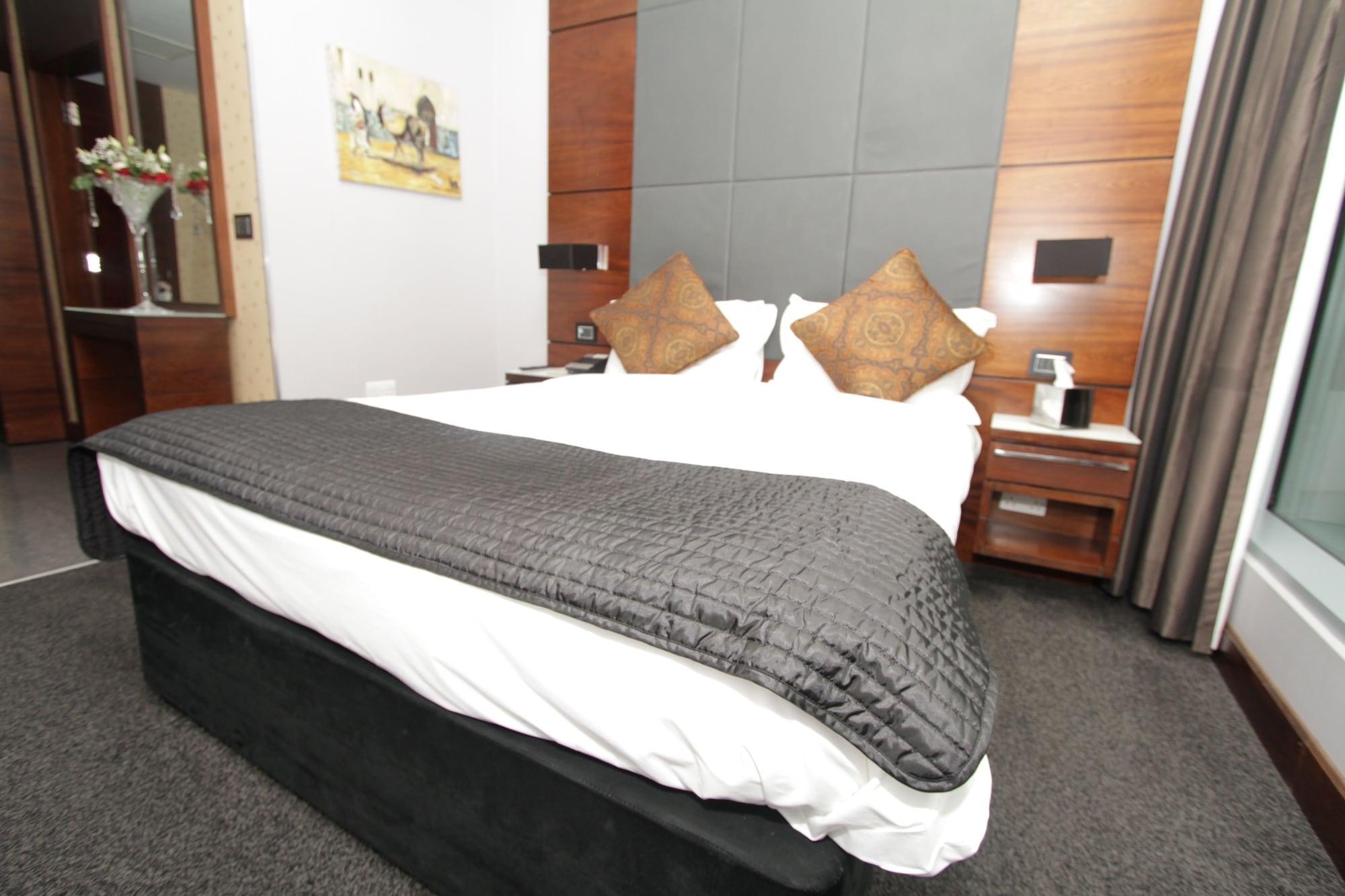 Rafayel & Hotel 5*