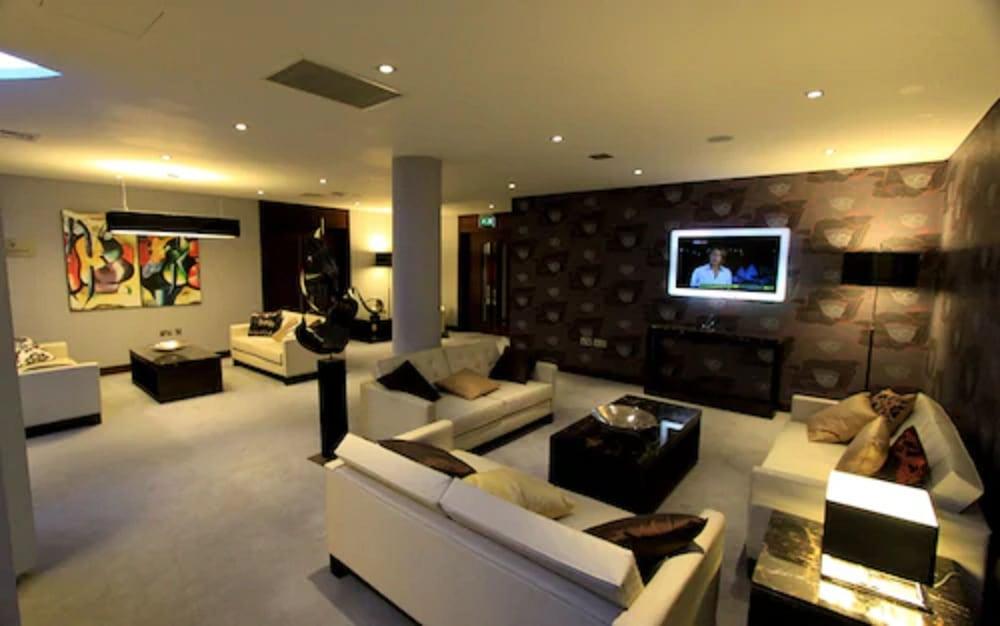 Hotel Rafayel & London
